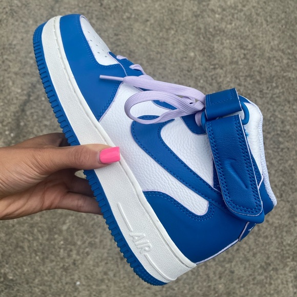 Nike Air Force Mid Shoes - Picture 2 of 3